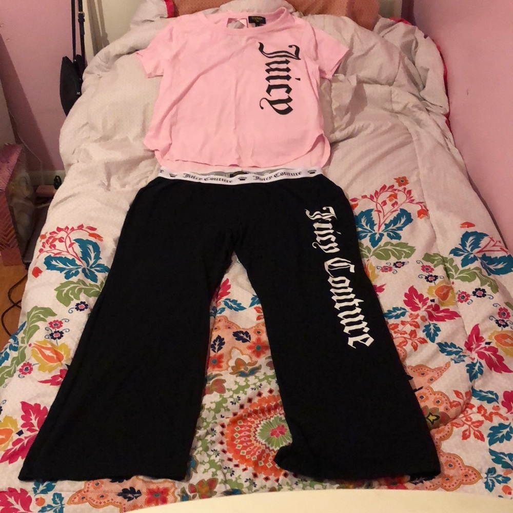 NWOT Juicy Coutore lounging outfit!